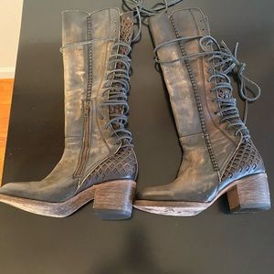 Freebird Carver size 8 distressed black boots.